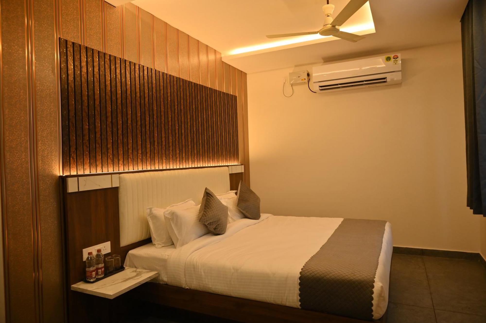 Hotel Shri Devi Comforts Inn Bhatkal Exterior foto